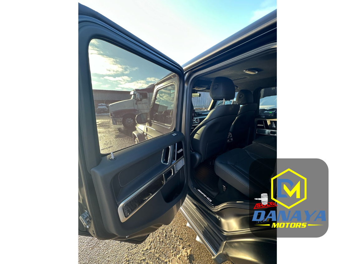 
								2025 Mercedes G63 AMG full									